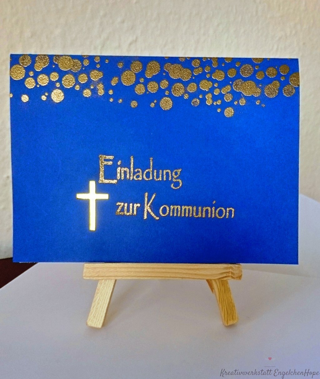 Kommunion in Blau und&nbsp;Gold