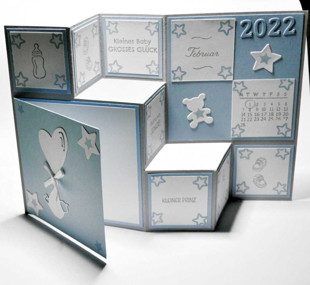 Treppenkarte und personalisierte Anzeige zur Geburt für einen&nbsp;Jungen